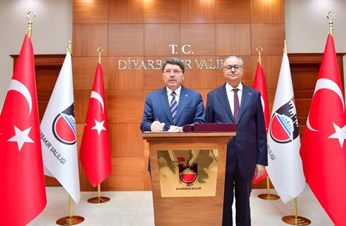 Adalet Bakanı Yılmaz Tunç Diyarbakır Valiliğini Ziyaret Etti
