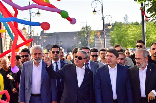 13. Diyarbakır Karpuz Festivali Dağkapı Meydanı’nda gerçekleşti.