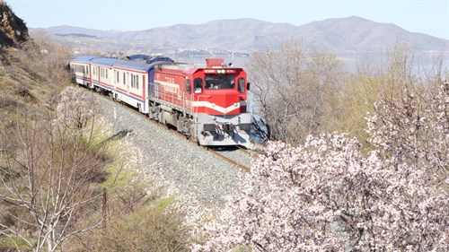 Turistik Diyarbakır Ekspresi Yola Çıkıyor