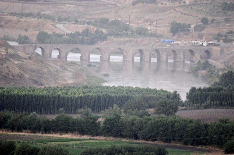 Ongözlü Köprü ve Hevsel